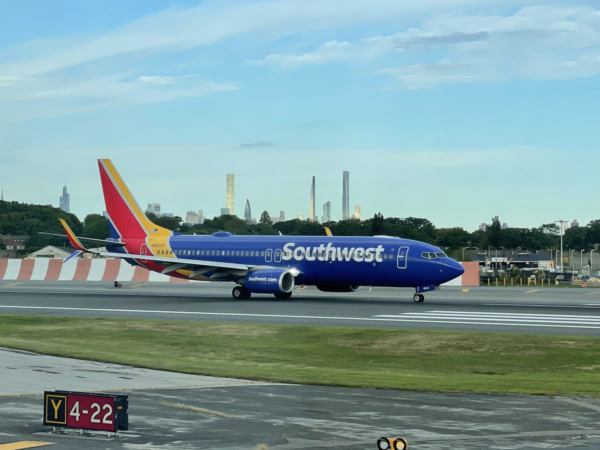 JackStewartBook's tweet photo. Leaving #LGA and heading home! #PilotLife #GoHomeDay https://t.co/JoQ6naEdft