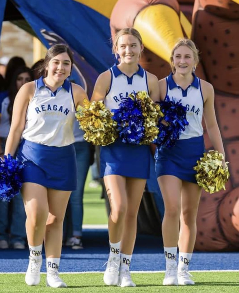 MorganD2026's tweet photo. Freshman year cheer is off to a great start!! https://t.co/5w1JFNnwUK