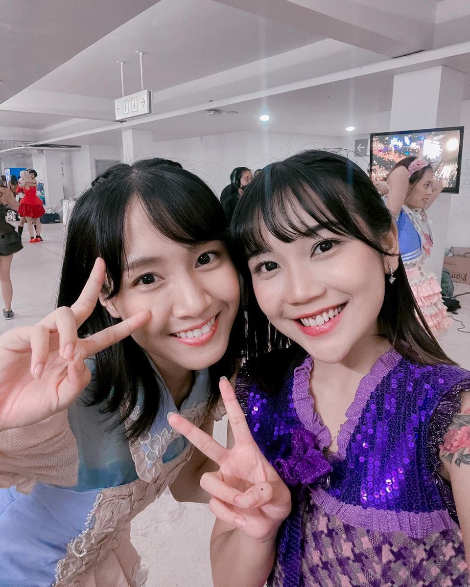 Duo osha-oshi sebelum new era
Awalnya oshiin yuriva, eh grad. Pindah Erika, grad lagi

Oniel jangan grad ea