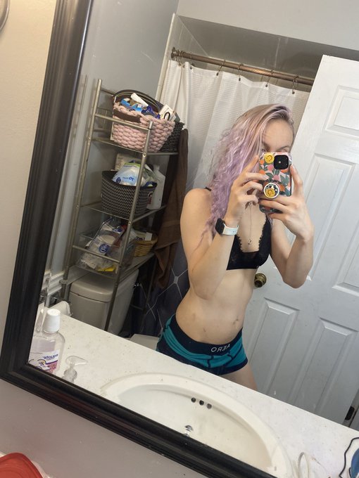 30% off and y&rsquo;all are missing out 🥺🥺🥺 check the comments, subscribe and instantly receive a nude and