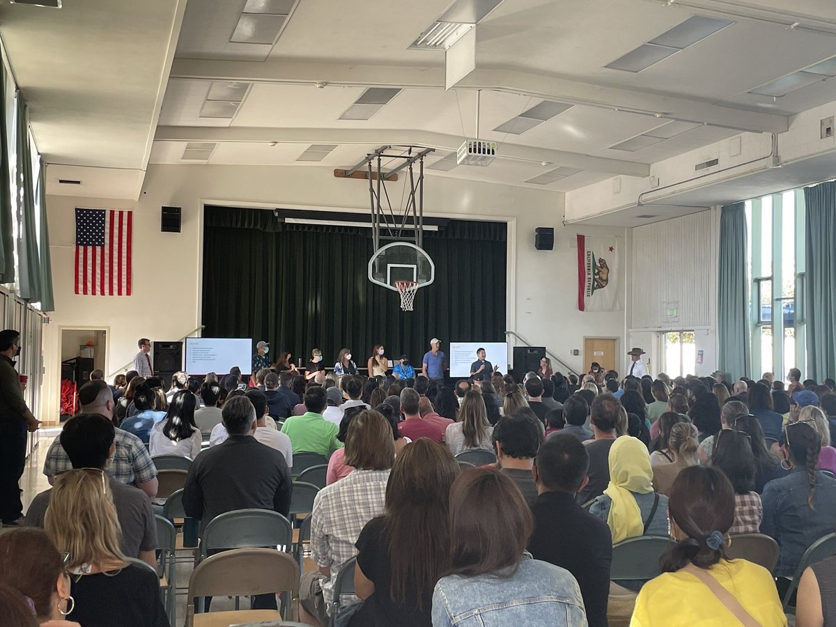 Welcome to middle school USD 6th graders! WEB (where everyone belongs) day happening at <a href="/DartmouthMS/">DMS Eagles</a> and <a href="/goTeamUMS/">Union Middle School</a> today! #usdlearns #dmseagles #teamums