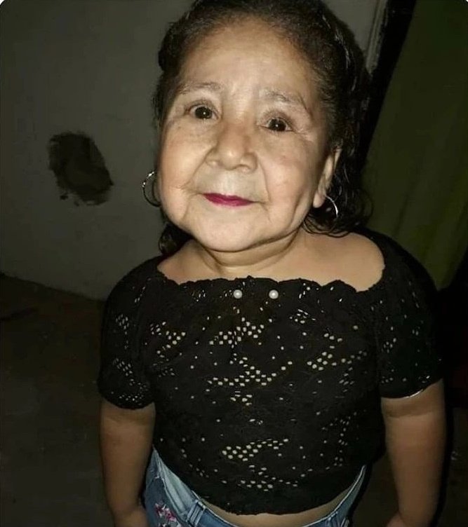 notafaso's tweet photo. -Que linda tu hija, como se llama?
-Olga https://t.co/hjh9aJk9Fl