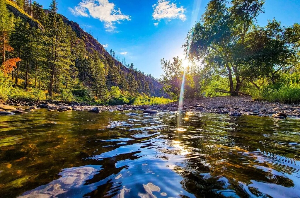 🌊☀️ The Cache la Poudre River is ripe for outdoor recreating! The hot summer days seem to beg for a trip to Fort Collins to cool off in the water and find enjoyment in our beautiful outdoors. Pack a picnic and make it a date! See you on the river! 😉 … instagr.am/p/ChKoaMTAEIm/