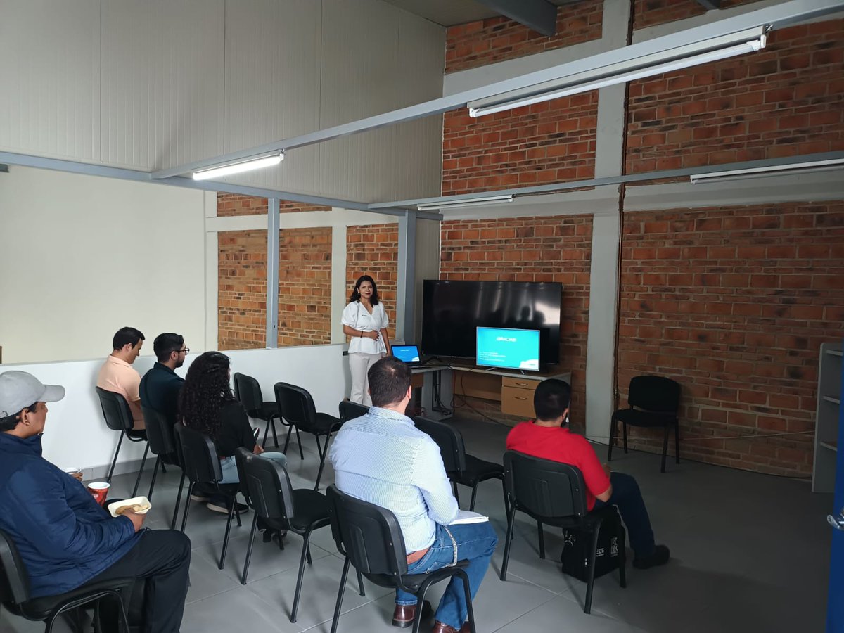 FinderMx's tweet photo. Feliz aniversario 41 a nuestro distribuidor oficial @EquiposSydec 🎉 Que sean muchos años más de éxitos y trabajo en conjunto 🙌🏻
#FinderMx #SwitchToTheFuture #sydec #Aniversario https://t.co/R9kzot6ciW
