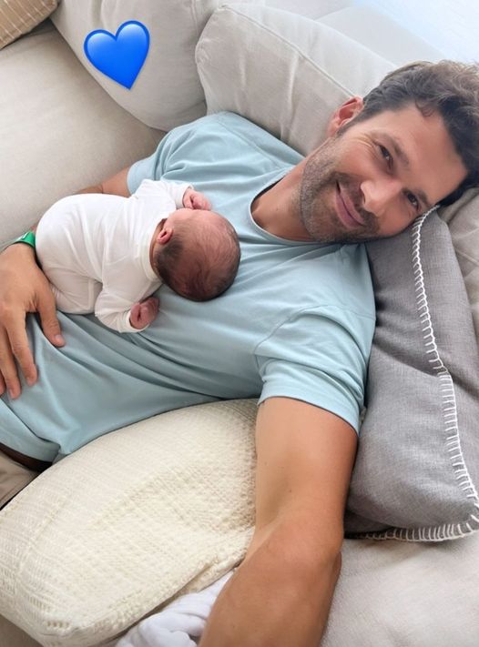 OConnellFanClub's tweet photo. Mr. Aaron O'Connell with his son! https://t.co/sdrpmIPfsV
