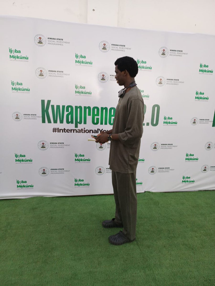 Excitement as Kwara Youths troop out en-masse for the Kwapreneur program. A program set up by the Gov Abdulrahman Abdulrazaq to empower Youths in areas of their business by providing start up loans for business expansion and job creation. #Kwapreneur