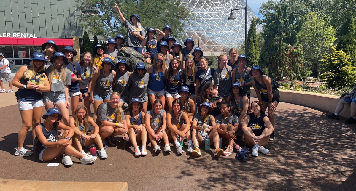 Zoo day! 🐯🦁🐒🐧🐗🐺🐴🐍🐬🦍🦜