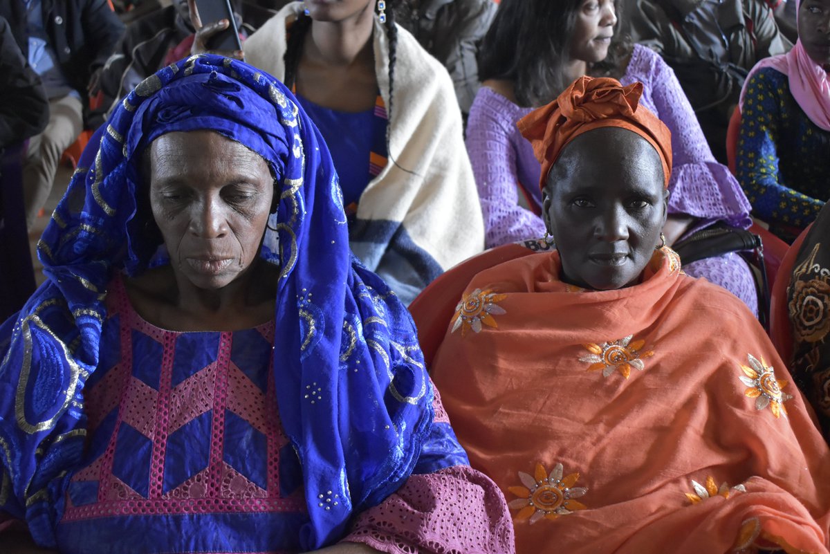 unfpa_guinee's tweet photo. La solidarité intergénérationnelle était au rendez-vous pendant la célébration la #YouthDay2022 à Dalaba.
 
🟠Jeunes &amp; Adultes, Femmes &amp; Hommes, Personnes âgées et Enfants, tous unis pour relever les défis de développement en #Guinea 

@GuineeOneUN 
@Olgasankara https://t.co/OYWSMwAow1