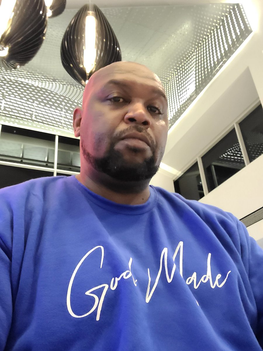UncleAl316's tweet photo. I lost my wallet at the airport and didn't know. "Paging Alvin Edington..." 🤣🤣🤣🤣... From LAX  being closed until 4a, to this... @VinceFord86 we about to be blessed! https://t.co/ZyFrZHURMe