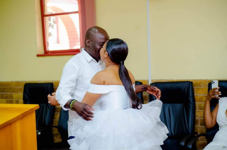 Lee_Raa_Tuu's tweet image. NO DEBT🤷‍♀️💍

NO WEDDING SCANDALS/GOSSIPING 

NO DRUNK PEOPLE RUINING THINGS 

NO HIDING MEAT 

NO STRESSING ABOUT TENTS CANTERING 

NO STRESS OF PEOPLE BEING LATE