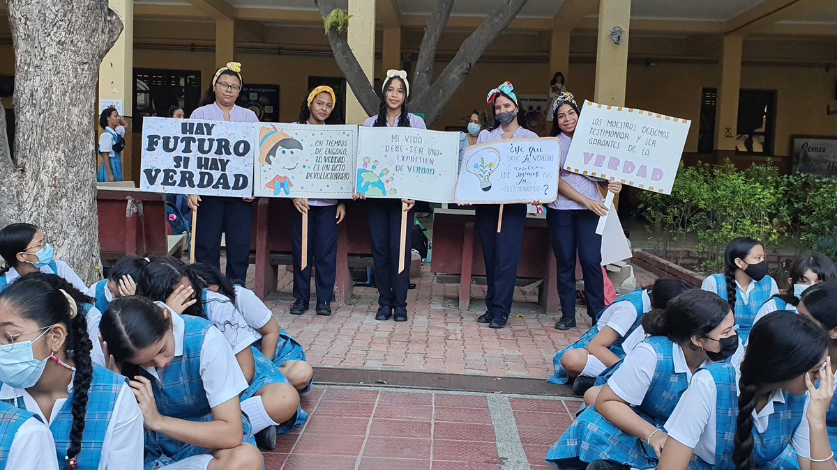 Escuela Normal Superior Maria Auxiliadora tweet media