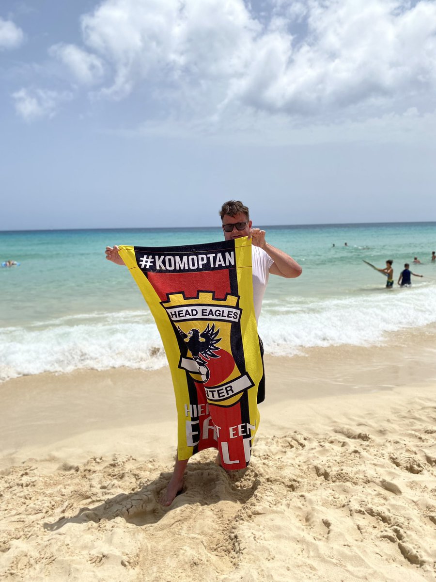 Tim0573's tweet photo. 𝐄𝐚𝐠𝐥𝐞𝐬 𝐀𝐫𝐞 𝐄𝐯𝐞𝐫𝐲𝐰𝐡𝐞𝐫𝐞 ! 
Helaas morgen geen @GAEagles - @PSV voor mij. Maar wel fullsupport vanuit #fuerteventura. Voorspelling: 2-1!
@kowet_deventer #eaglesareeverywhere 
#kowet #GAEPSV https://t.co/zeNt518ikw
