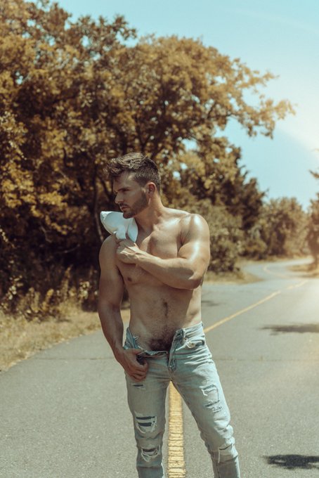 Come check out my other social medias if you haven&rsquo;t yet.  https://t.co/IXZAWoSfNE https://t.co/OiSL