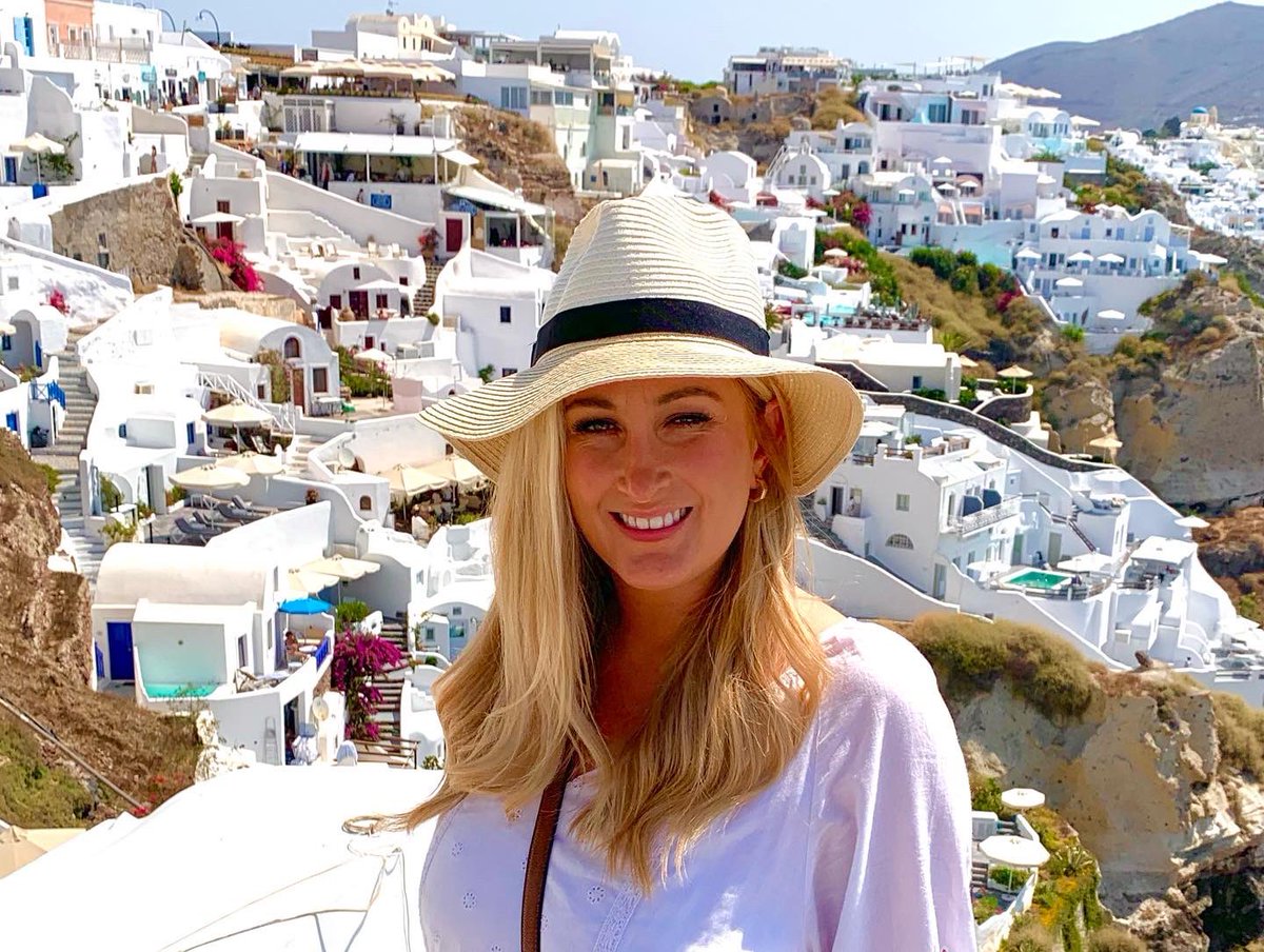 MrsSilverSJHS's tweet photo. Santorini &amp; Fira - so beautiful but so hot!! 🇬🇷💙🤍 https://t.co/FCIedVHX5x