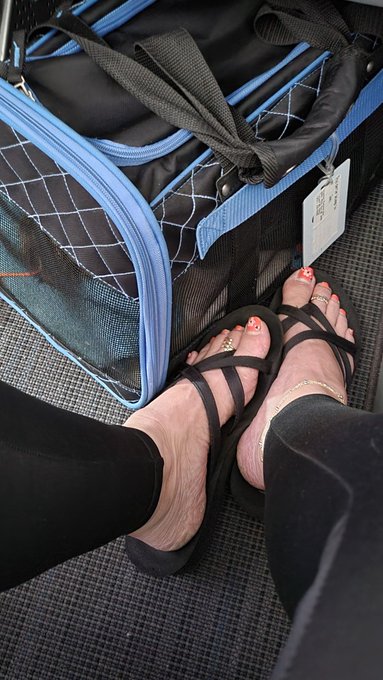 Joey &amp; I are headed home for a few days https://t.co/qrw80Giigz<a href="/tag/mommysgirl"class="tags"><span>#mommysgirl</span></a>