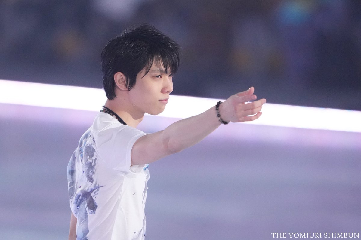 BREAKING NEWS TODAY: Thousands of fans simultaneously shift into a universe where Yuzuru Hanyu isn’t famous, try to give him all their money