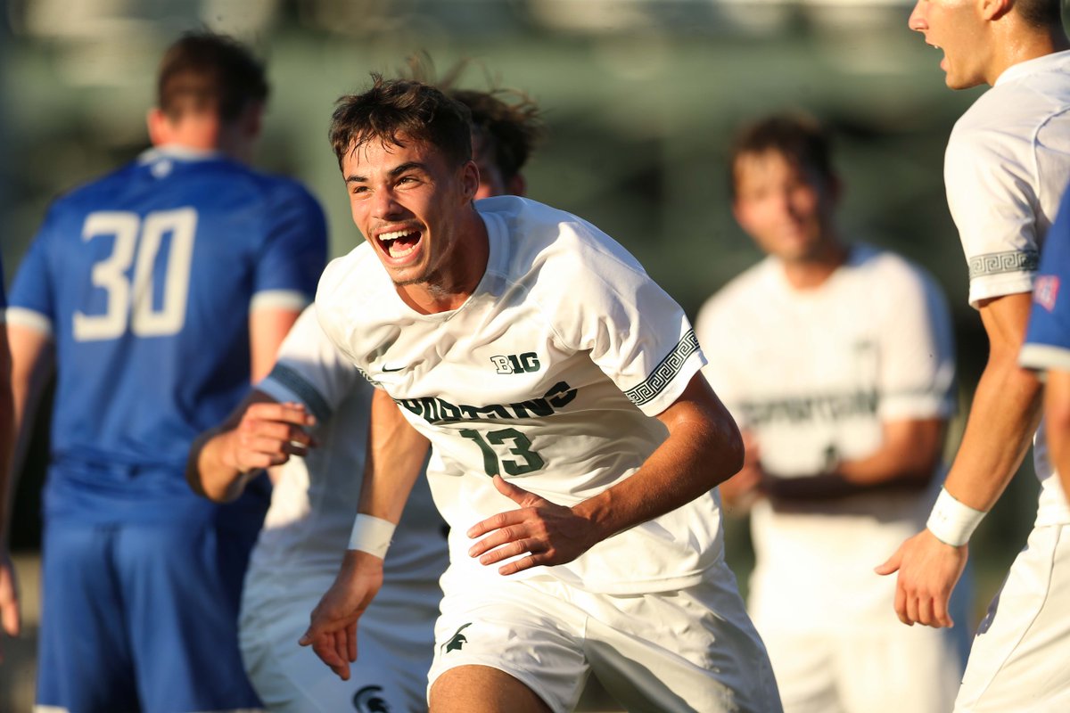 MSU_MSoccer's tweet photo. This is how you head into the weekend!!

#GoGreen https://t.co/UwC6rKgcl4