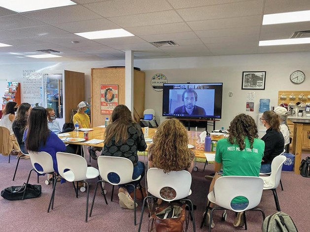 Los Alamos MainStreet is accepting applications for the 2022 Los Alamos Business Accelerator Program. This program aims to increase independent retail stores in Los Alamos’ downtown core! Apply by August 30: losalamosmainstreet.com/business-accel… #NMEcon