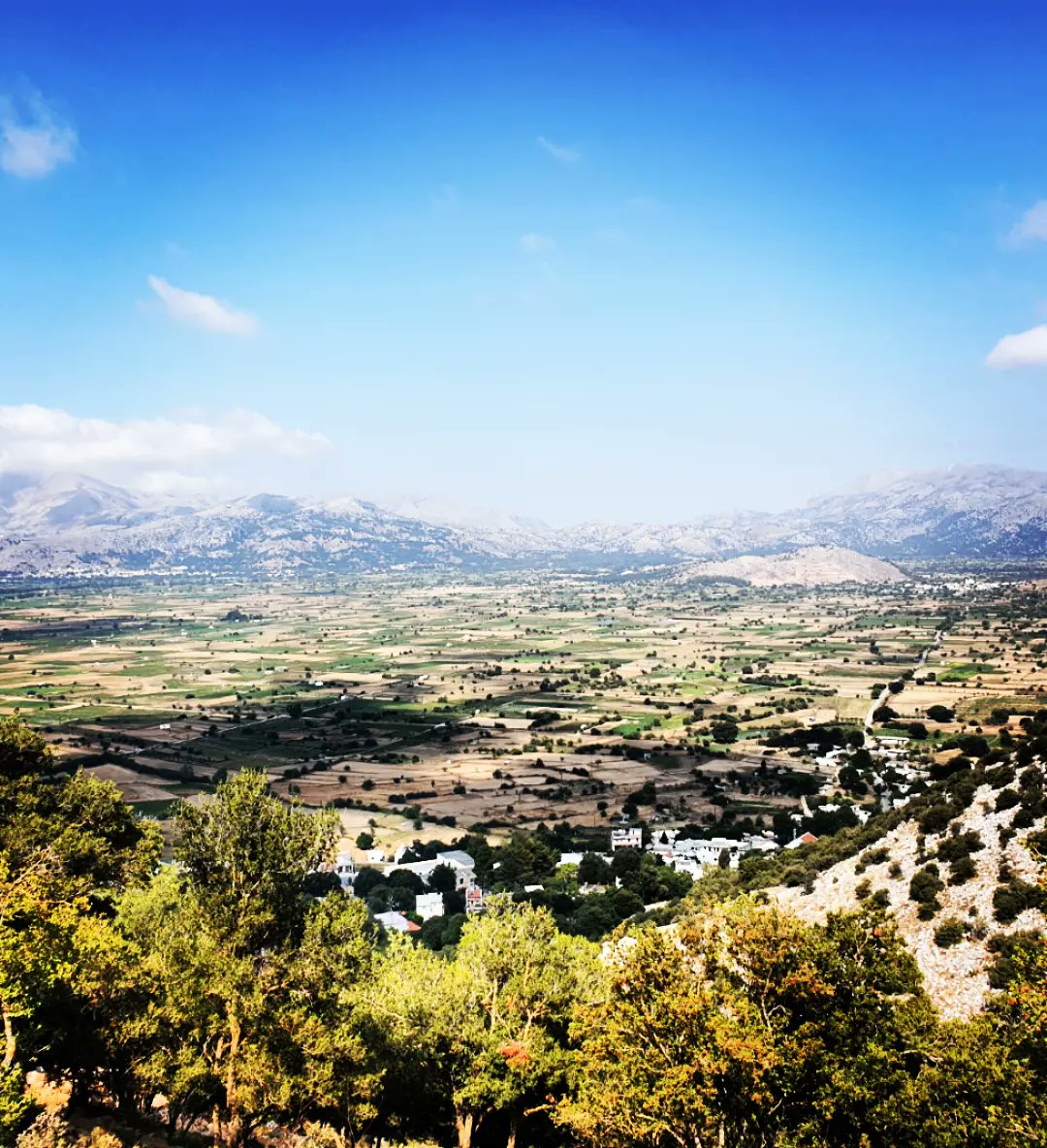 T4toria's tweet photo. Mini personal triumphs - managed a 2km walk uphill to the Psychro Cave then a further 240 steps down into the cave and the same back up. Feeling pretty chuffed, especially after the 5 mile walk the day before #anklebreak #recovery #Crete https://t.co/MHHMC71nSR