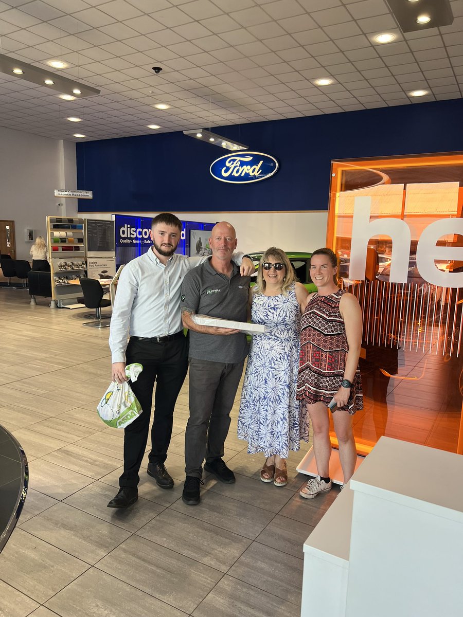 Great to head out to our local Fordthorne dealership today introducing new man Jack (💪🏻) to the team as well as handing out business cards and being there first point of contact 😁 #U2H6 #DREAMTEAM #BFM