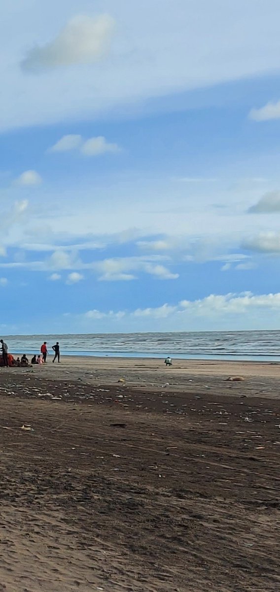 Friendship is like a flowing river, sometimes it collides with the mountains, sometimes it floats on the flat ground.
#Beach #Juhu #BeautifulMind #nature #MumbaiWeather #photography #PhotoOfTheDay #liveline #Cloud #Friends <a href="/Android/">Android</a> #naturelovers #NaturePhotography #naturelovers