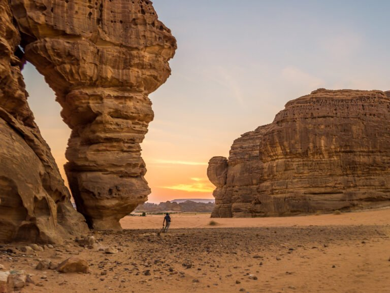 ArabianCamels's tweet photo. Did you know that Saudi Arabia does not  have any rivers &amp; it is the largest of 17 countries to not have any. There on the northwest coast of Saudi Arabia along the Red Sea lies beautiful #NEOM. This is a location that Antara will be filmed. 
#AntaraMovieNFT #ArabianCamels #ETH https://t.co/gwkmKU1KV3