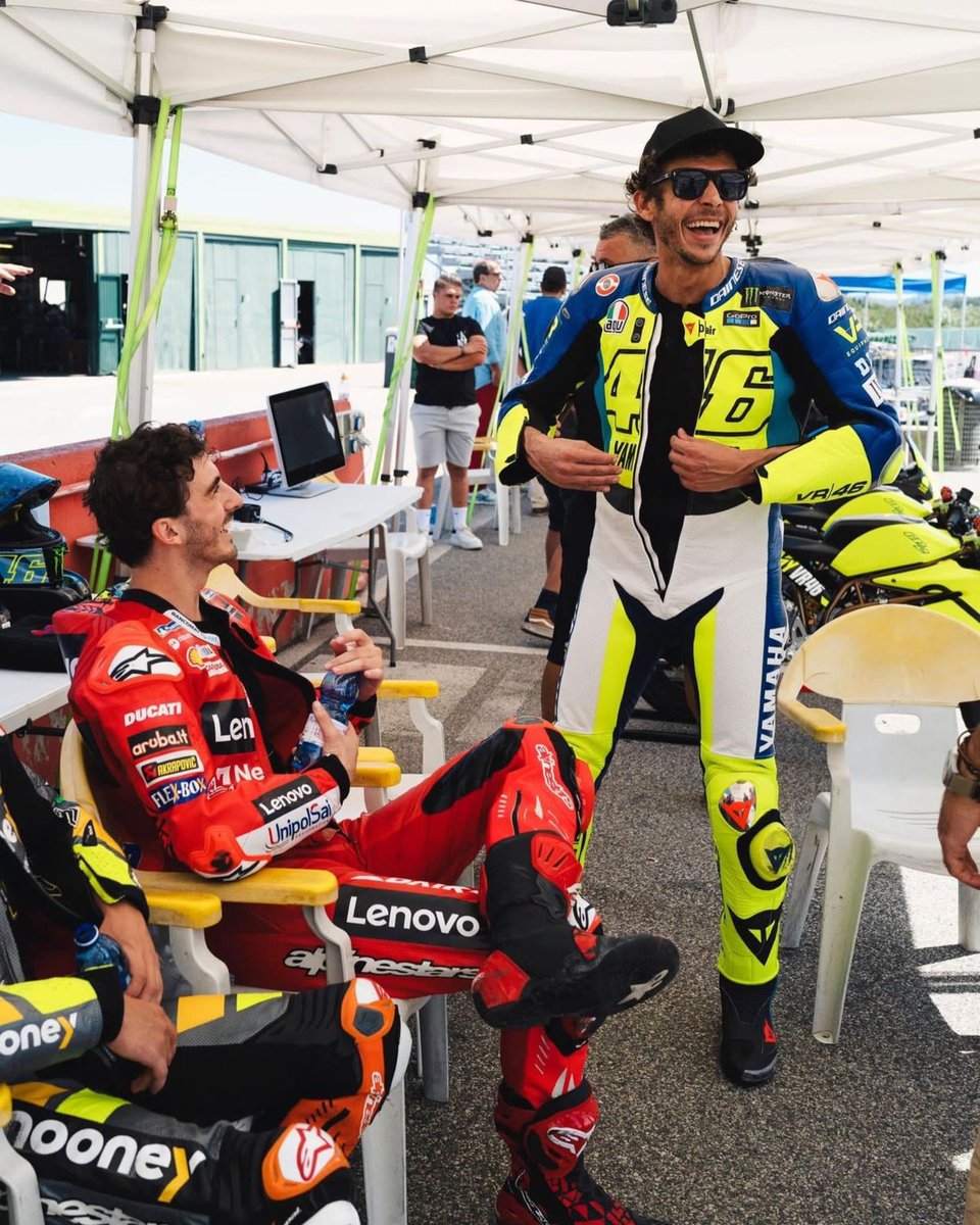 ValeYellow46's tweet photo. Training in Misanino with the guys 
@VRRidersAcademy 
📸 @camilss https://t.co/kiKZAXQRtb