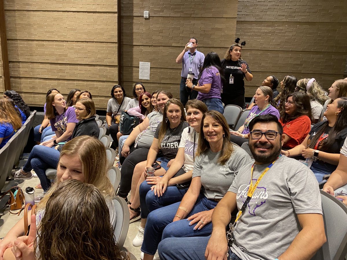 Heard a fantastic teacher/speaker Michael Bonner with my 5th grade team.  #fielderpride ⁦<a href="/FielderElem/">Edna Mae Fielder Elementary</a>⁩