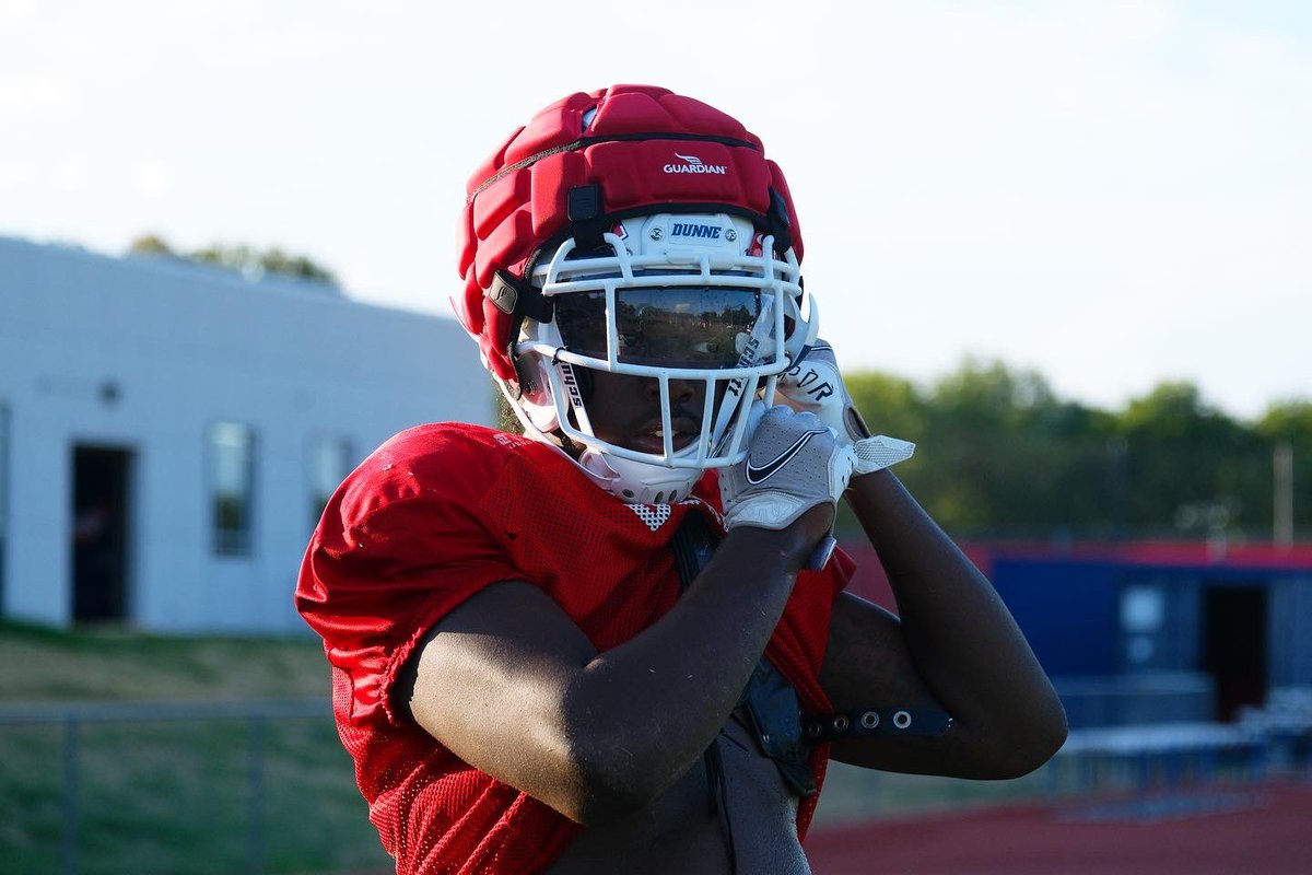 BishopDunne's tweet image. Falcons were back in pads this week as they continue to prepare for the new season! #falconpride #bishopdunne #falconelite @Dunne_Football