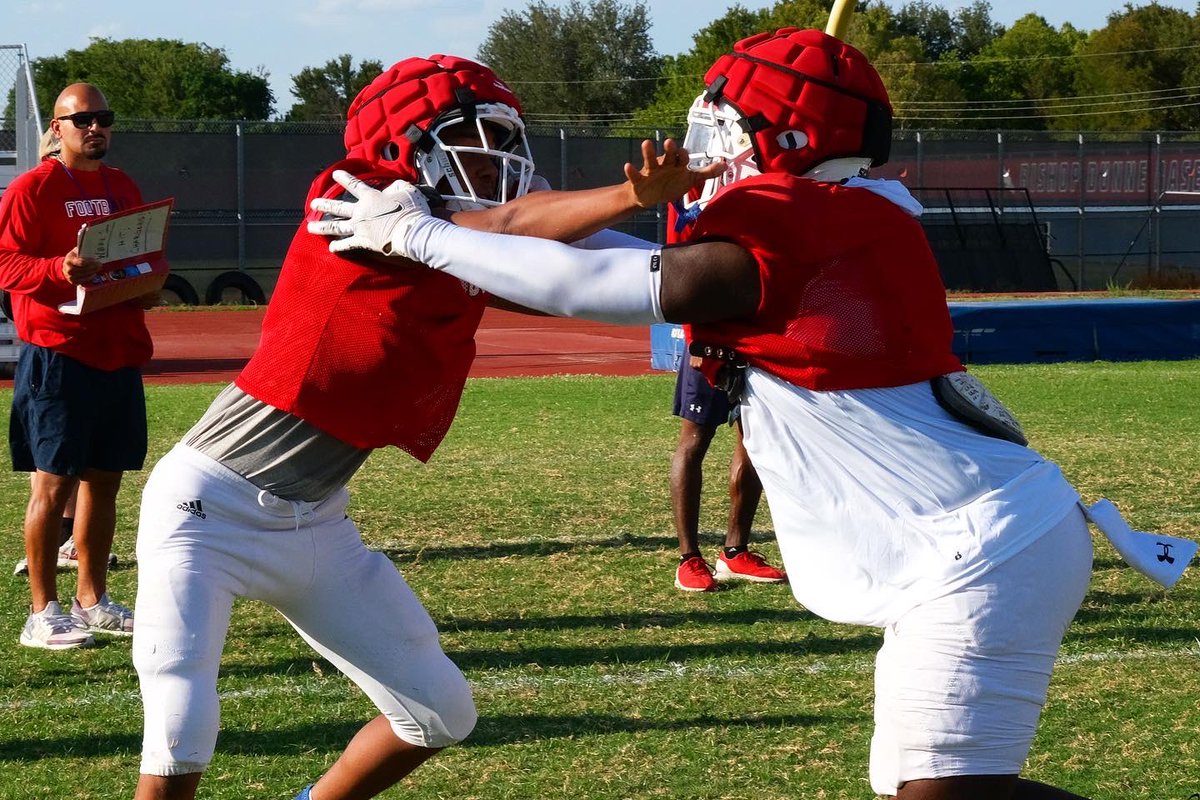 BishopDunne's tweet image. Falcons were back in pads this week as they continue to prepare for the new season! #falconpride #bishopdunne #falconelite @Dunne_Football