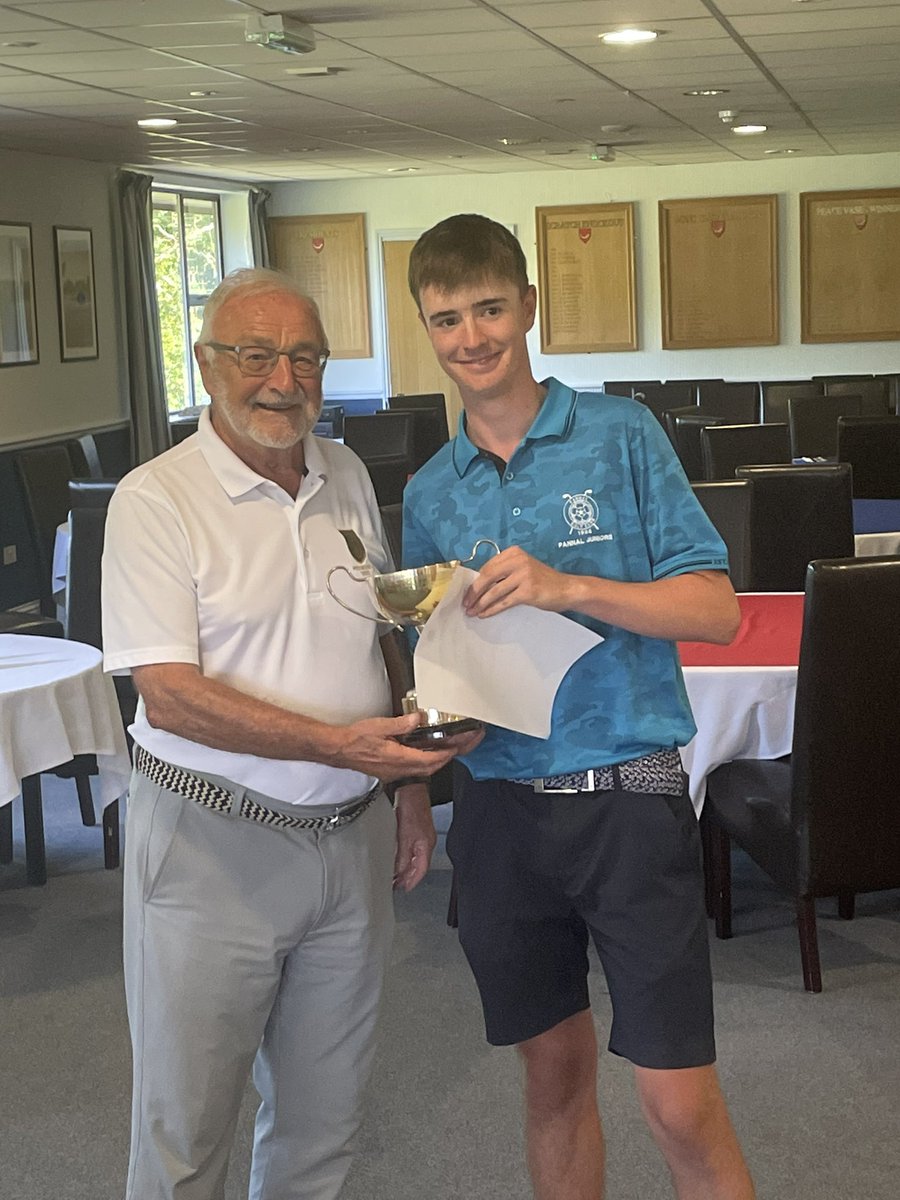 Huge congratulations to our new Harrogate &amp; District Union Junior Champion. William Hixon with a superb score of 71 at Ripon GC. Well deserved 👏🏻👏🏻👏🏻