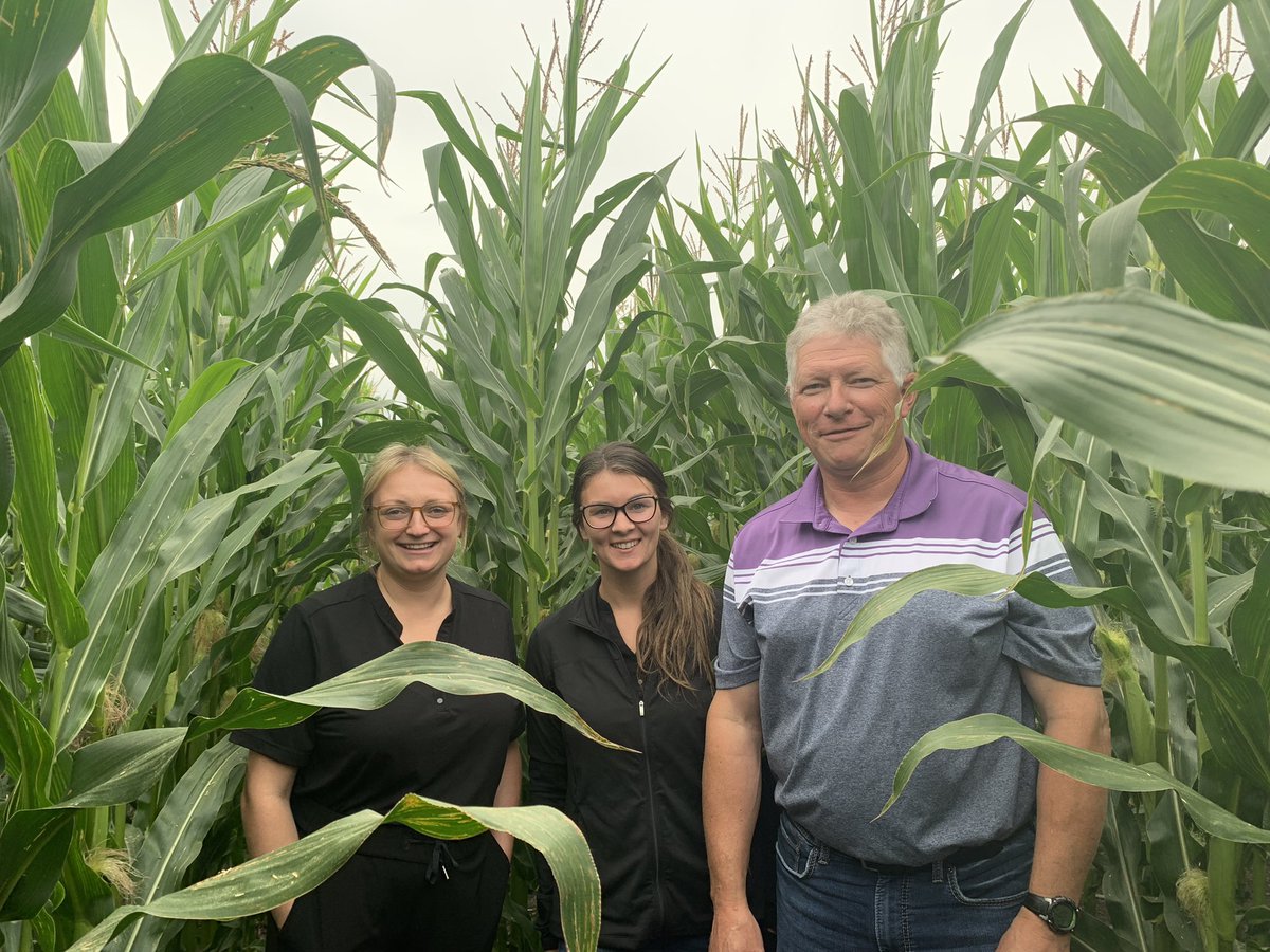 Three of us toured out to Manitoba to learn about <a href="/DEKALB_Canada/">DEKALB Canada</a> corn from <a href="/Aggeez28/">Ron Rabe</a> ! It’s hard to beat a few hours in the field with a great mentor! Thanks for taking the time!