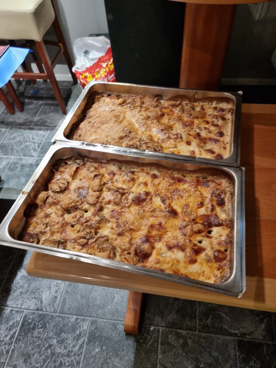 Karadim_'s tweet photo. Tournament weekend! King in the North 2022 bosted by @EirikLanes and his frostlord crew! Starting with friday night bbq! This is peak! 👌#kitn #WarhammerCommunity #aos #ageofsigmar https://t.co/dLYF54IXu8
