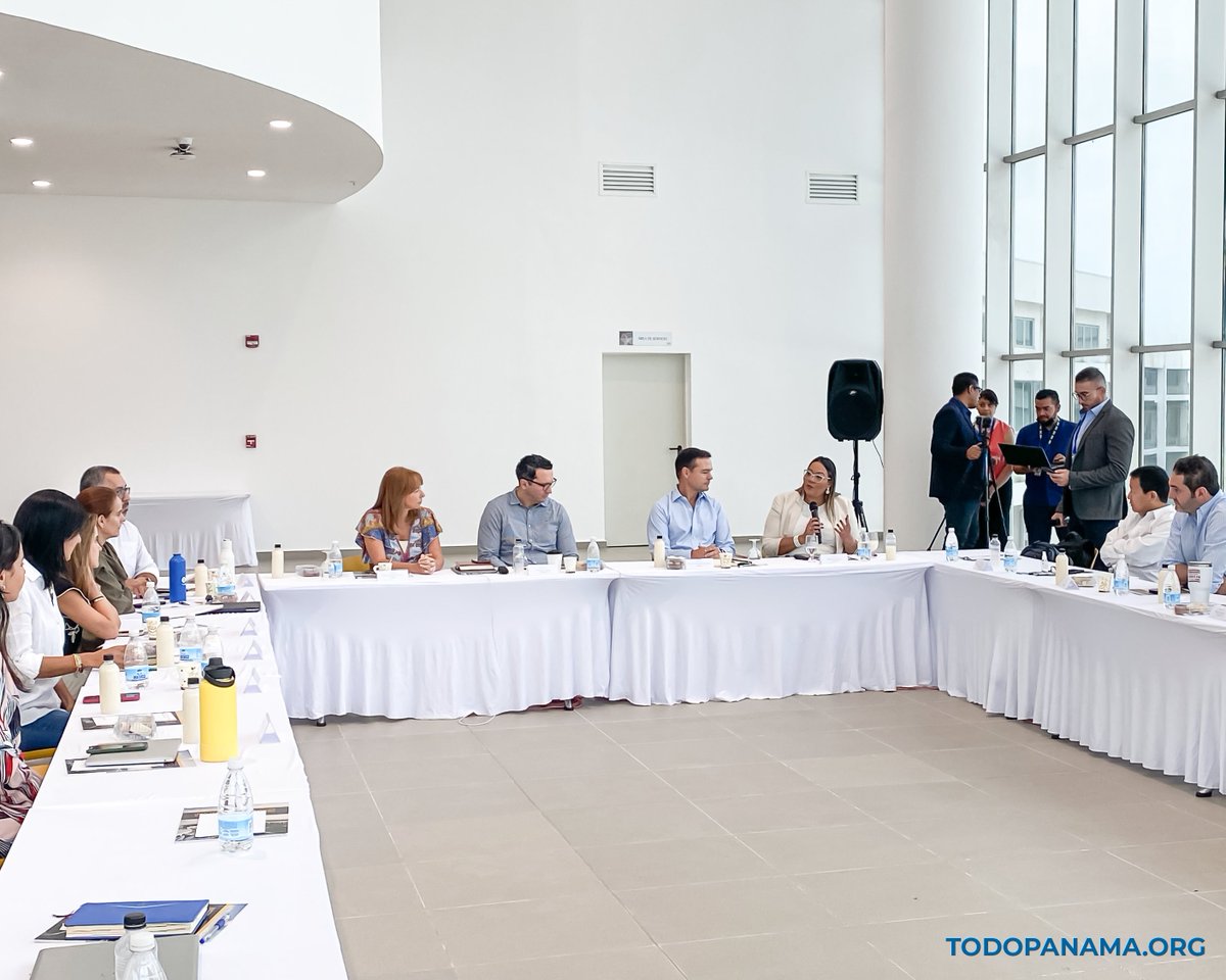 FundaTodoPanama's tweet photo. El día de ayer, celebramos el Consejo Directivo de @fundatodopanama en las instalaciones del @ITSEpma, para la evaluación de nuevos proyectos en beneficio del país. https://t.co/EGjSrJk5U6