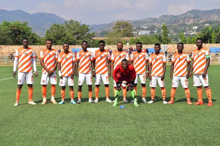 AgasekeTv's tweet photo. #Burundi De l'autre côté, le malheureux coach de #BS_Dynamic  , Jumaine Niyonkuru promet de changer les choses. Mais , rappelle-t-il, ds un match soit on gagne, on perd ou on égalise. Lui aussi, sa vision première de la saison est le Big Four @BurundiFF , @SportAjsb @CostaMutima https://t.co/Jrp4wM1uHL