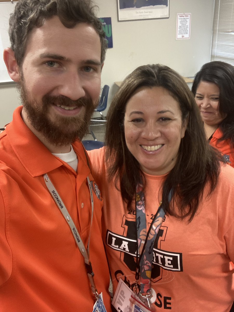 tisprettyneat's tweet photo. 23 years later still learning from Mrs. Basile!! @lpisd #ChooseLP #kindertonow https://t.co/6myzJsYuv9