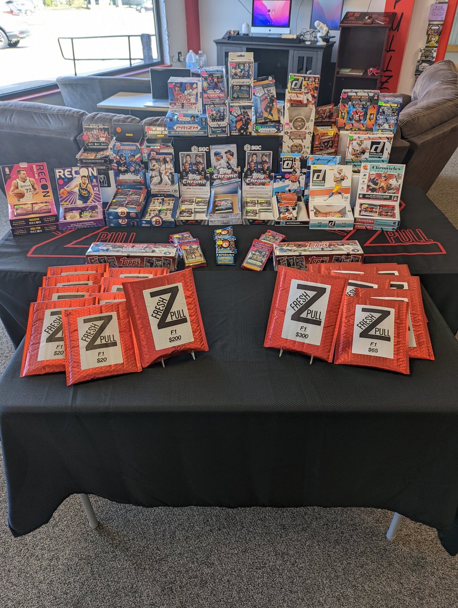 freshpullz's tweet photo. Tonight's the night #f1 repacks and wax with @GuruOpensCards only on @LoupeTheApp 6pm EST!! Let's goooo https://t.co/R9q7xIGgO8