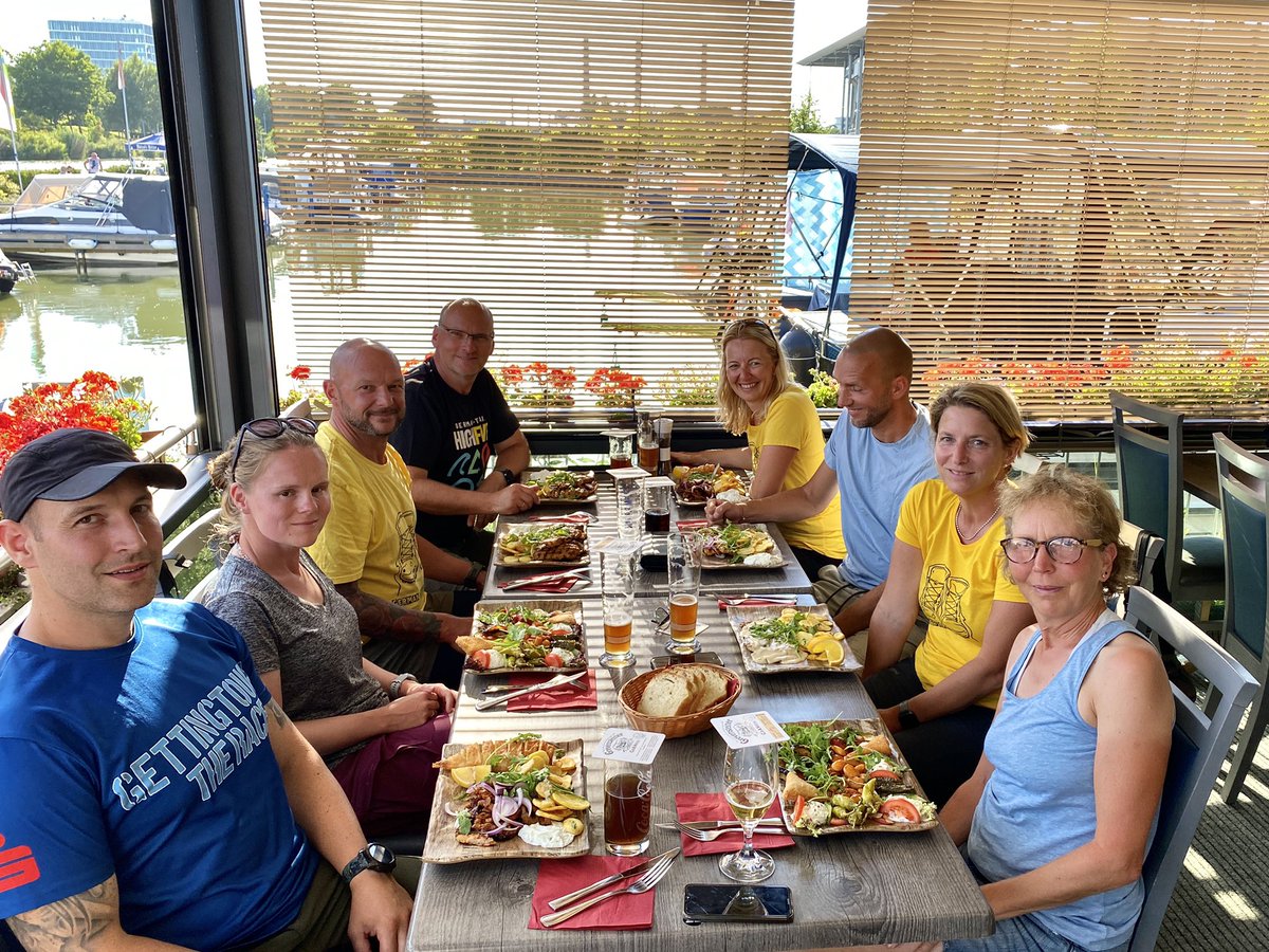 thomas2508's tweet photo. Wandern - Hitze - Baden - ganz ganz viel Tzaziki.🍽😋Ein schöner Tag.
#GermanTrail #Tag14 #31km https://t.co/RltEFF0mTR