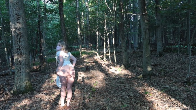 living my best cottagecore forest nymph maiden wild girl life https://t.co/X8L77J0E5Q