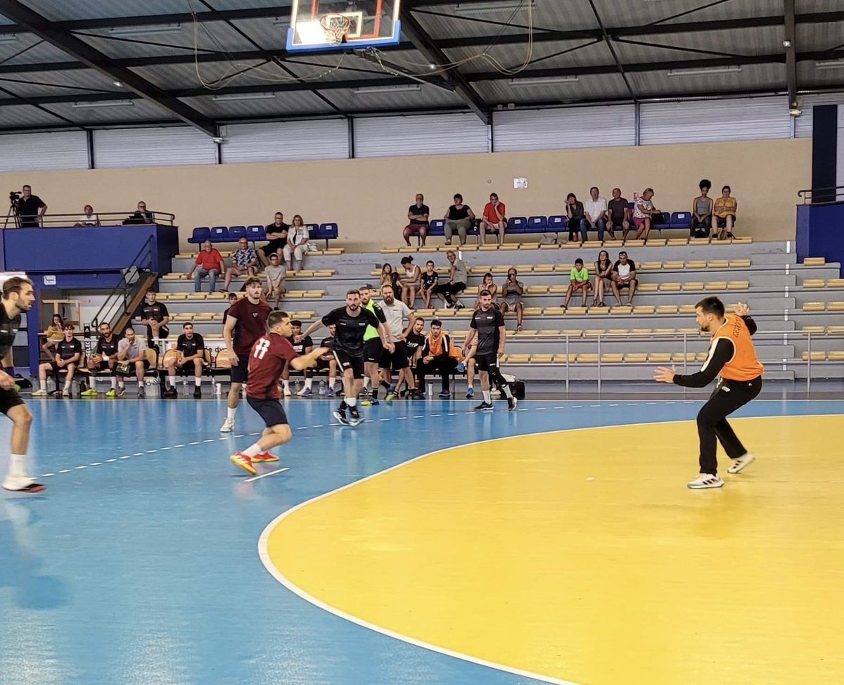Pour leur premier match amical de cette préparation, les Lions l'emportent 32-34 face à Saran Loiret Handball ! 🔥

Une belle manière d'entamer cette série de rencontres amicales pour le MEHB.

📸 Saran Loiret Handball

#WARMUPLNH