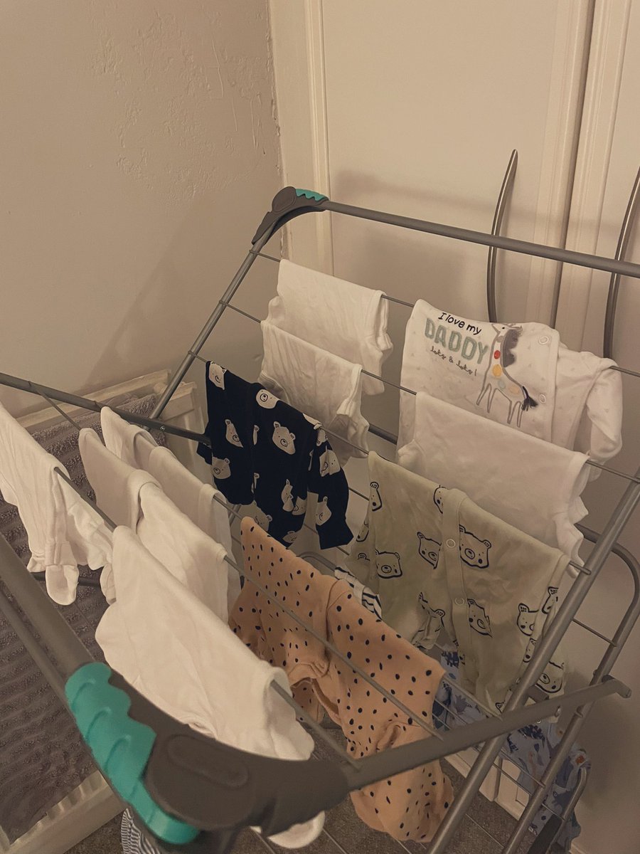 aecroft28's tweet photo. Is it normal to cry when hanging washing out? 🥺🥰❤️ https://t.co/0VWtqTbxbU