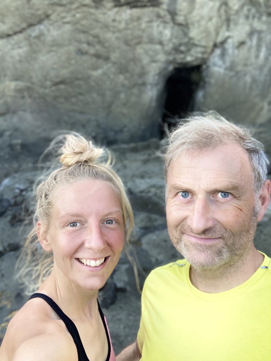 kirsten_ijw's tweet photo. Coastal run and sunset swim in the sea is the perfect remedy for clearing the mind. Water was baltic. #EastFife #Elie #chainwalk #sunset #seaswimming https://t.co/LWAgvVE1uC