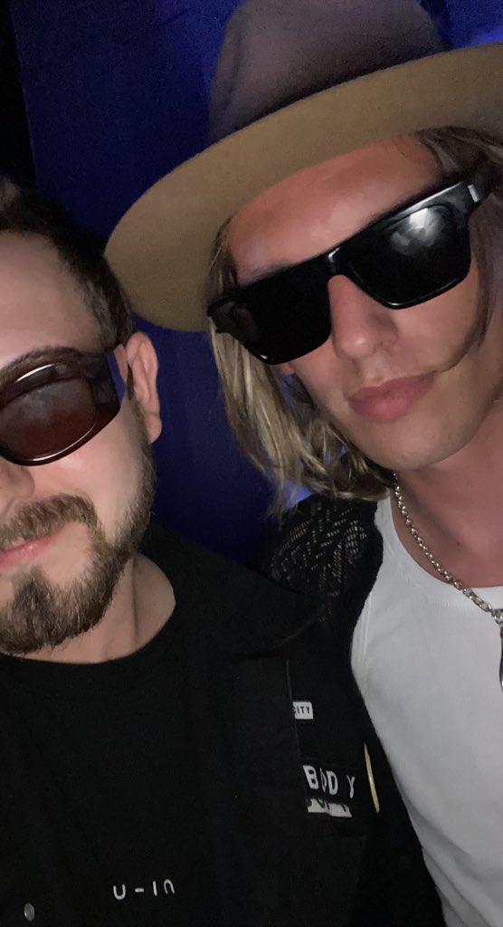 Adam Lysek tweet media