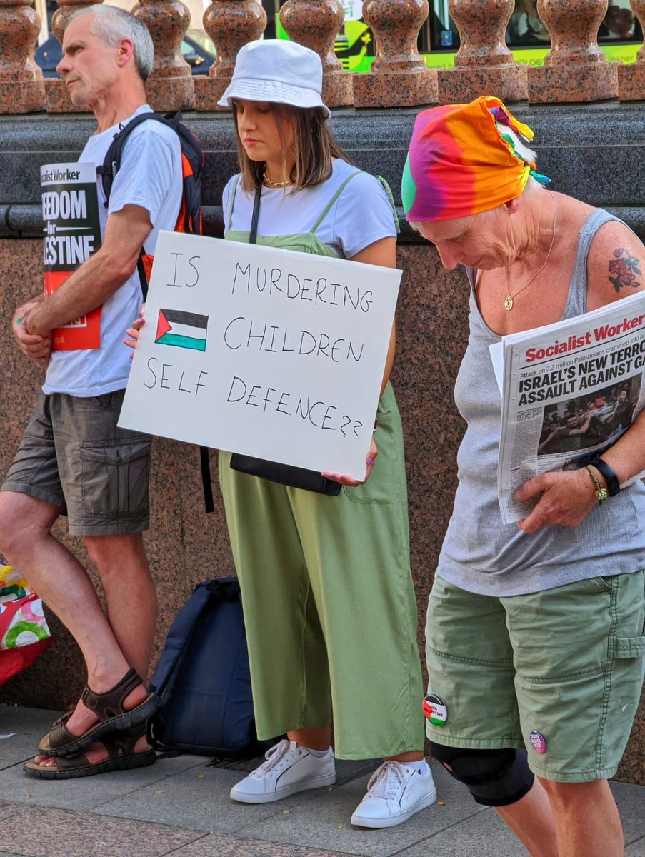 Solidarity with Gaza & Palestine today in Leeds. We read out the names of the 46 people who were murdered in Gaza. We read testimonies of some of their family members. We read poems. We chanted. We cried.
 @LeedsPSC @NaamodUK @unitecomleeds @socialistworker @Leeds_SWP @LeedsTUC