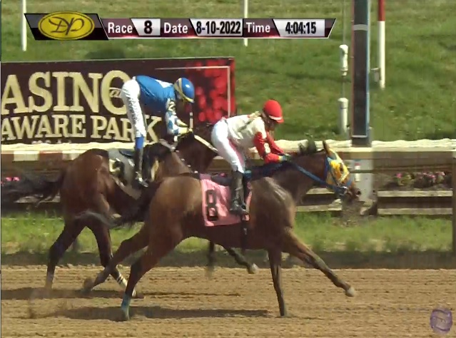 rebelsart's tweet image. Winner for Aubrie Green @jockeygreen as Stalking takes race 8 at Delaware Park @DelParkRacing for trainer Jason Smith! Beautiful ride Aubrie! 🏇🥇💪
#winner #dedicated #DelawarePark #horseracing