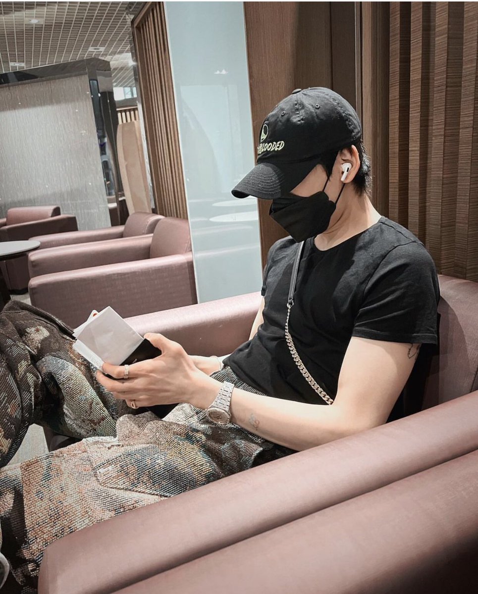 WanidaTak's tweet photo. ตอนแรกก็ทีม”แมี่ย”..ตอนนี้อะนะ ทีม “เมีย”..ไม่พูดเยอะดูนี้นะ เด็กอ่อยแก่ง คลั่งรักแฟนกันต์ 💜..#bambam #BamBamBestHeart #bambamweloveyou @BamBam1A @BAMBAMxABYSS
SEE YOU SOON BAMBAM
#OurBamBamBackToKorea https://t.co/KZX22fWlRB