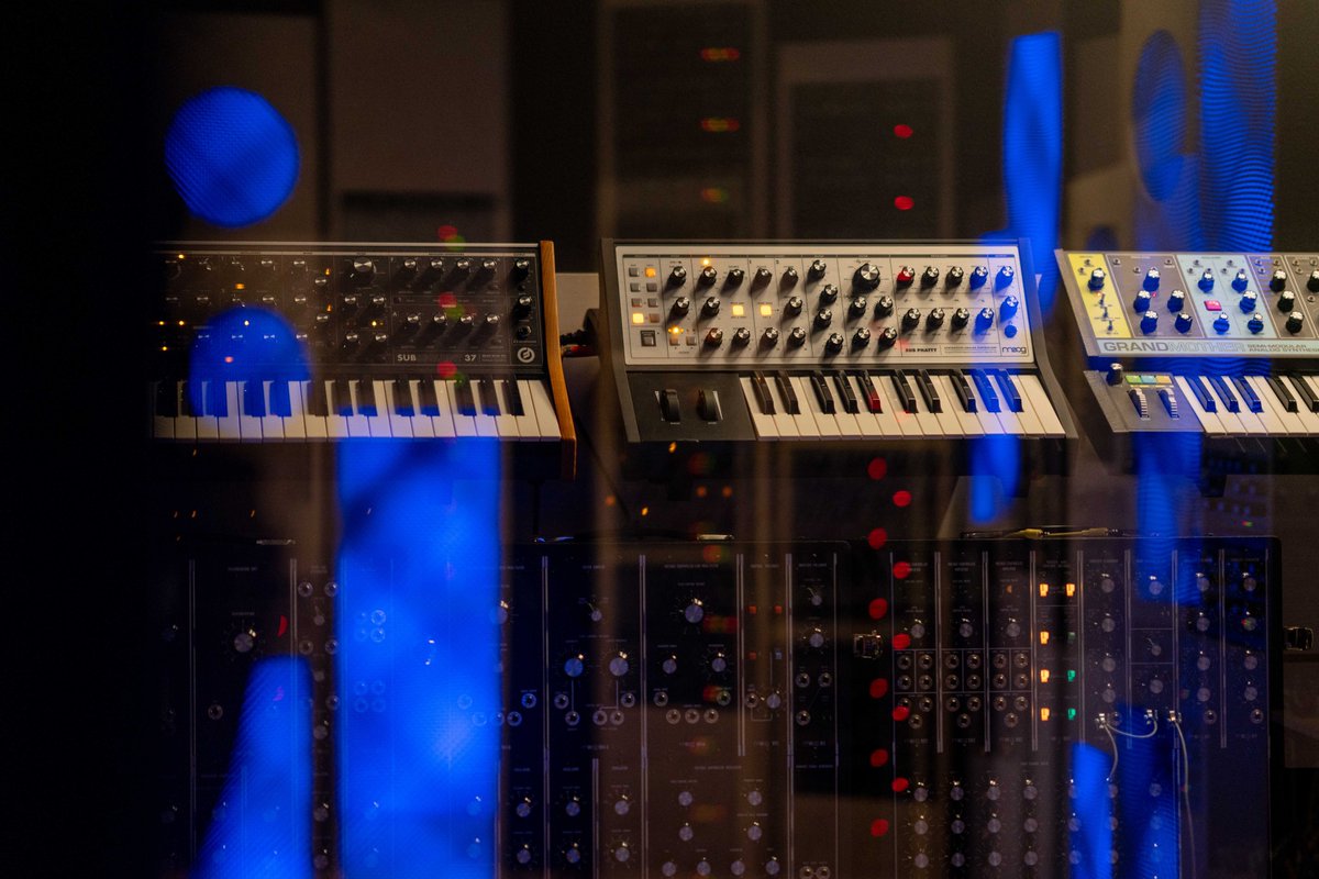 Moog Synthesizers tweet media