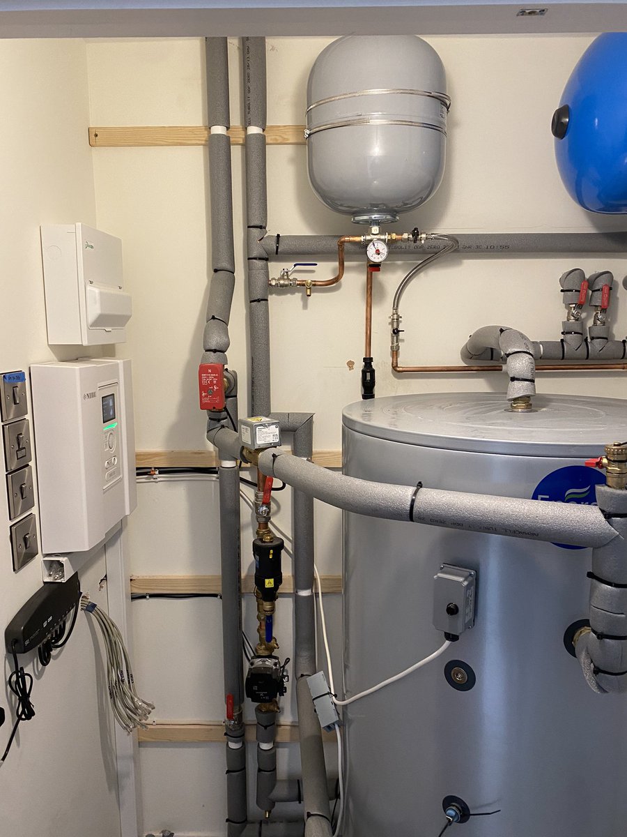 H2oHeating's tweet photo. Our first @nuheatuk air source installation. Hopefully the first of many. #plumbing #renewables https://t.co/di673hIeQx