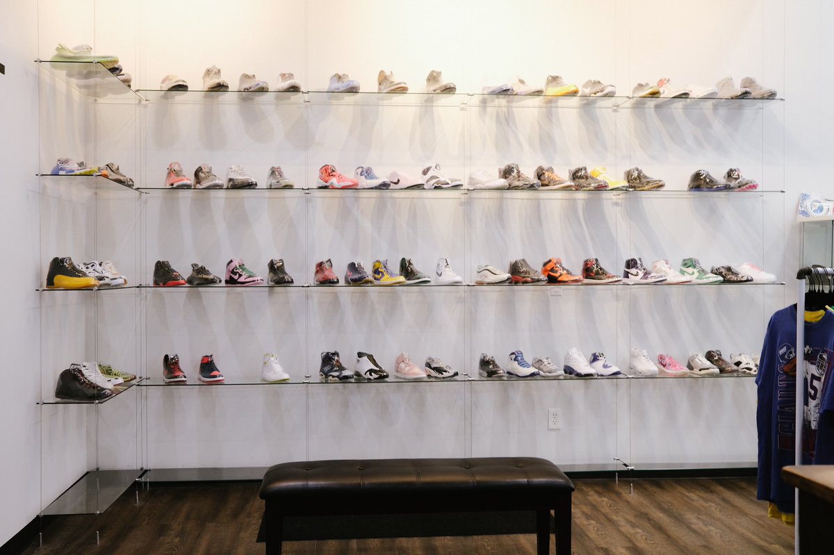 Senselesspgh's tweet photo. Newly renovated SENSELESS. 🌐 https://t.co/IlDrGSbQzB