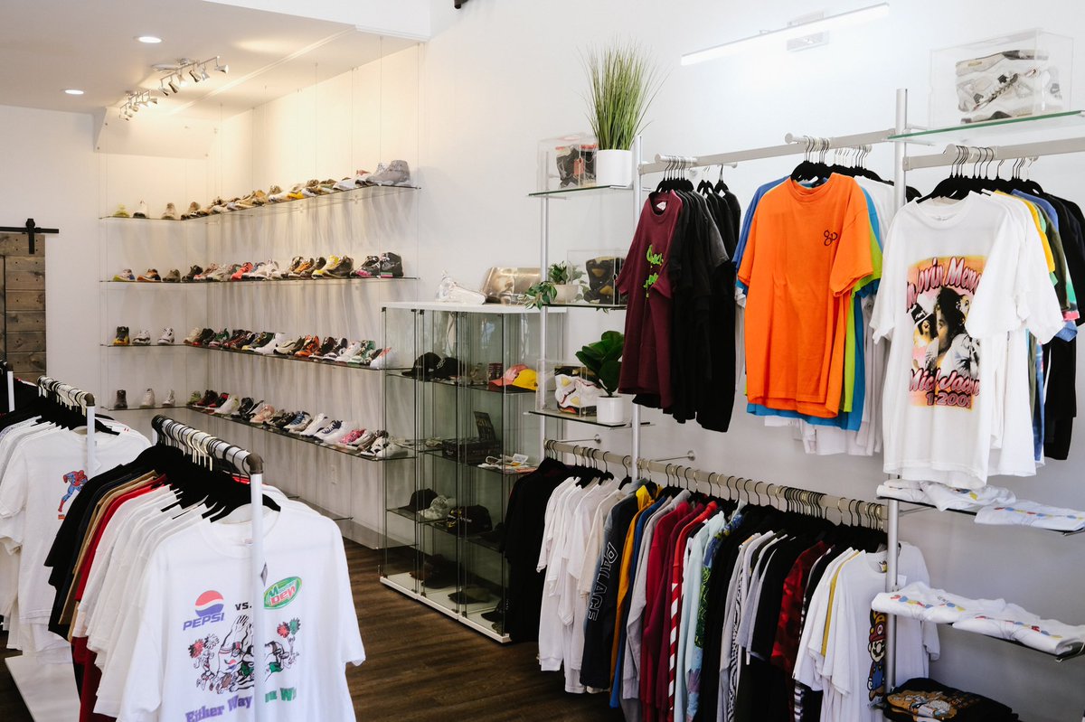Senselesspgh's tweet photo. Newly renovated SENSELESS. 🌐 https://t.co/IlDrGSbQzB